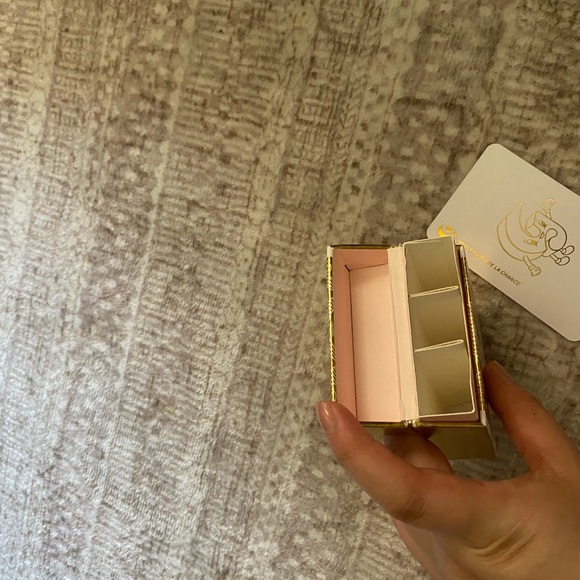 Glossier mystery box and card - Picture 4 of 5